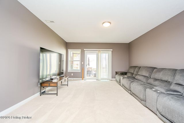 9921 Creek View Estates Dr, Louisville, KY 40291