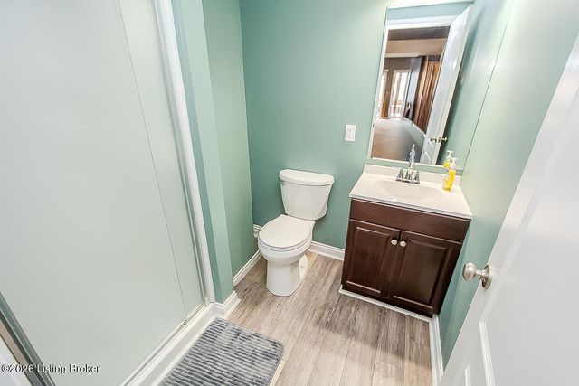 9921 Creek View Estates Dr, Louisville, KY 40291