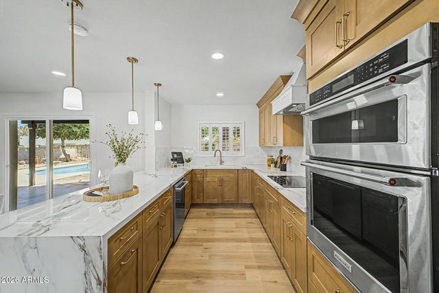 5539 E SWEETWATER Avenue, Scottsdale, AZ 85254