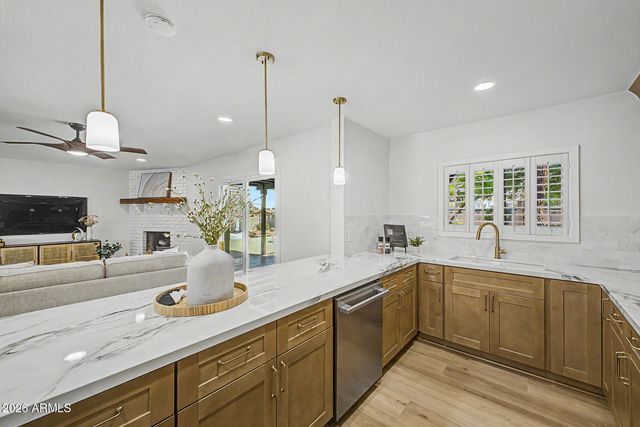5539 E SWEETWATER Avenue, Scottsdale, AZ 85254
