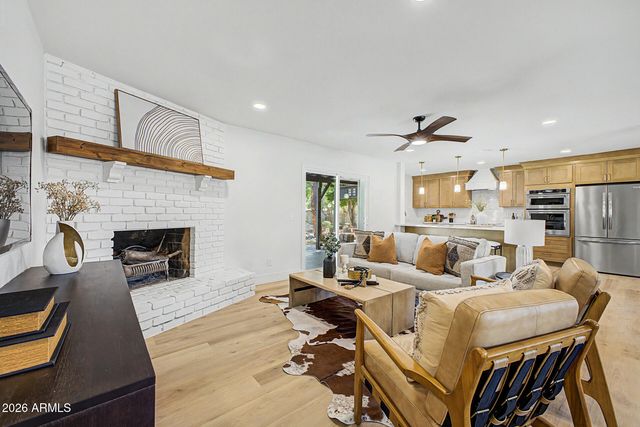 5539 E SWEETWATER Avenue, Scottsdale, AZ 85254