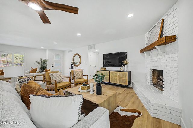 5539 E SWEETWATER Avenue, Scottsdale, AZ 85254