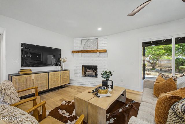 5539 E SWEETWATER Avenue, Scottsdale, AZ 85254