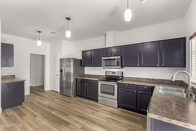 7007 W MERCER Lane, Peoria, AZ 85345