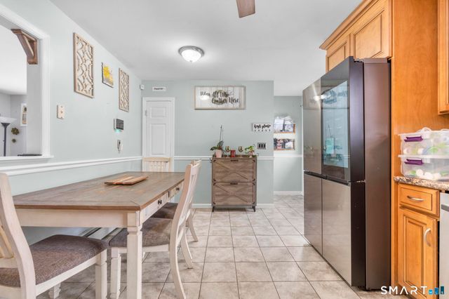 40 Iannotti Lane, Derby, CT 06418