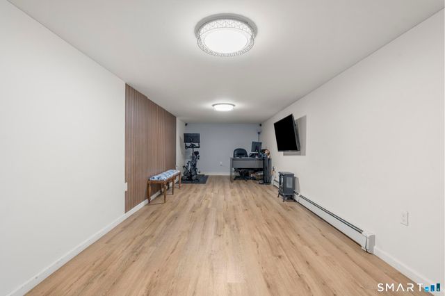 40 Iannotti Lane, Derby, CT 06418