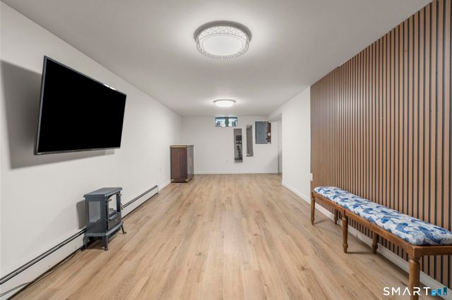 40 Iannotti Lane, Derby, CT 06418