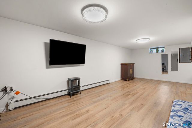 40 Iannotti Lane, Derby, CT 06418