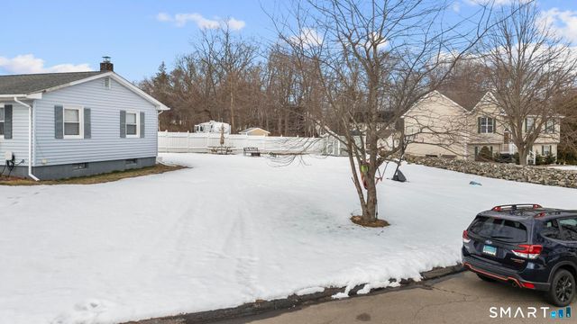 40 Iannotti Lane, Derby, CT 06418