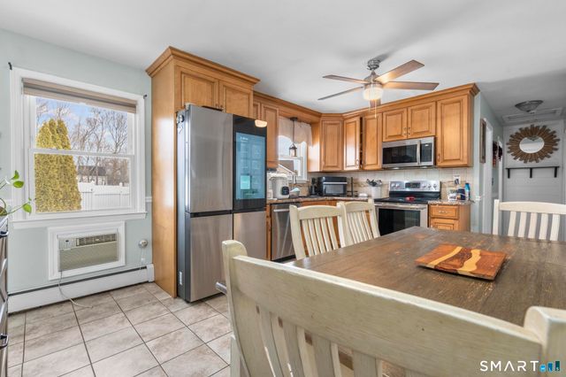 40 Iannotti Lane, Derby, CT 06418