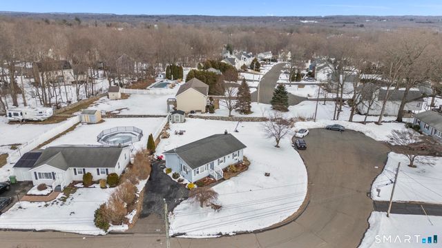 40 Iannotti Lane, Derby, CT 06418