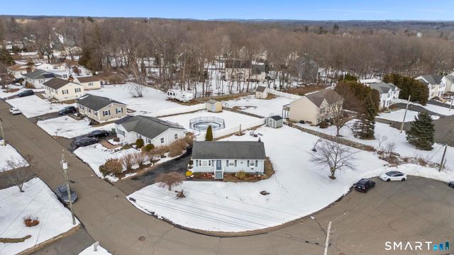 40 Iannotti Lane, Derby, CT 06418