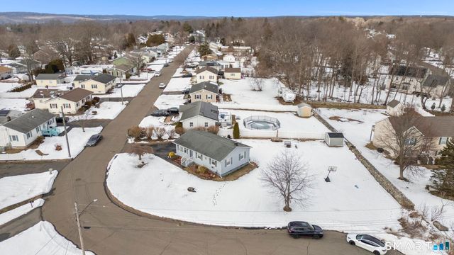 40 Iannotti Lane, Derby, CT 06418