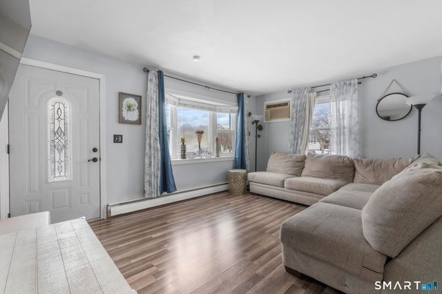 40 Iannotti Lane, Derby, CT 06418