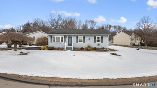 40 Iannotti Lane, Derby, CT 06418