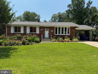 7404 SWEETBRIAR DR, College Park, MD 20740
