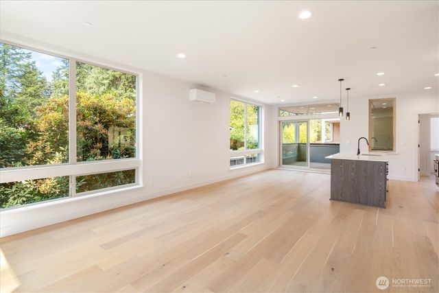 18032 - C Sunnyside Avenue N, Shoreline, WA 98133