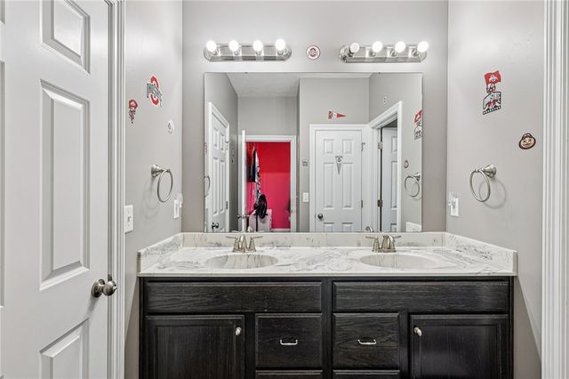 1694 McClellan Road, Spring Valley Twp, OH 45385