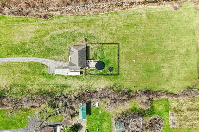 1694 McClellan Road, Spring Valley Twp, OH 45385