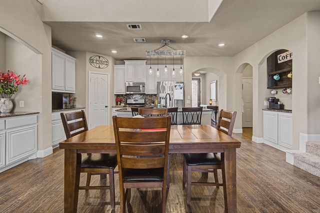5728 Brookside Drive, Denton, TX 76226