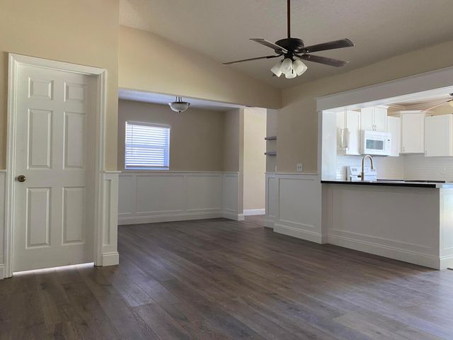 1057 SW Spruce Street, Palm City, FL 34990