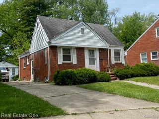 17727 Woodbine Street, Detroit, MI 48219