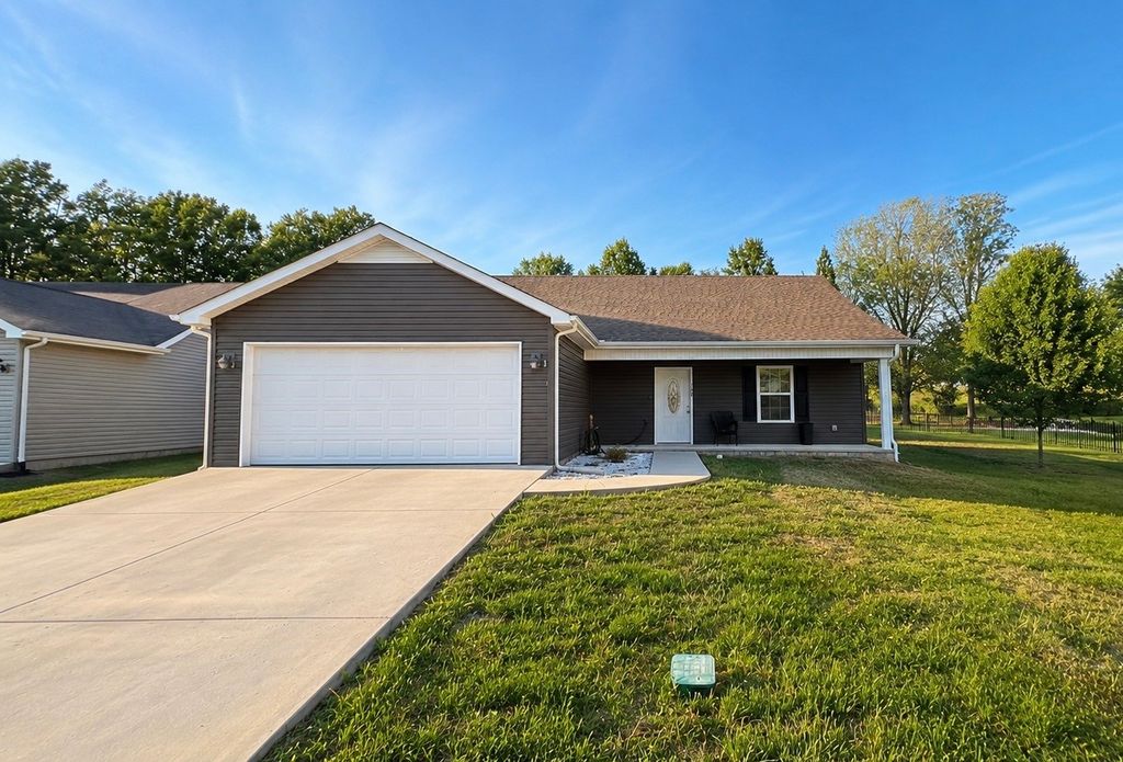 100 Collinwood Dr, Tullahoma, TN 37388