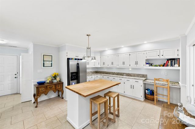 3623 E Club Colony Drive, Gastonia, NC 28056