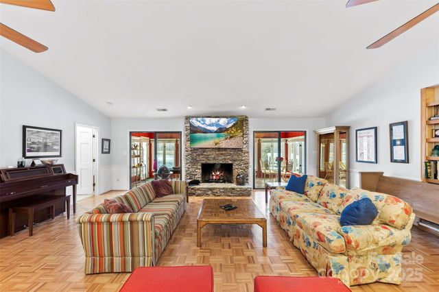 3623 E Club Colony Drive, Gastonia, NC 28056