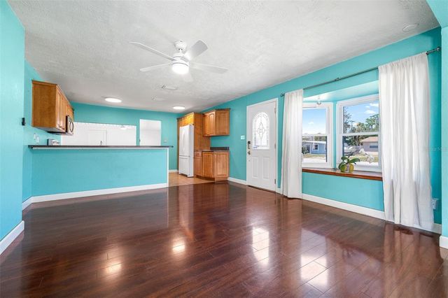 4732 W WYOMING AVENUE, Tampa, FL 33616