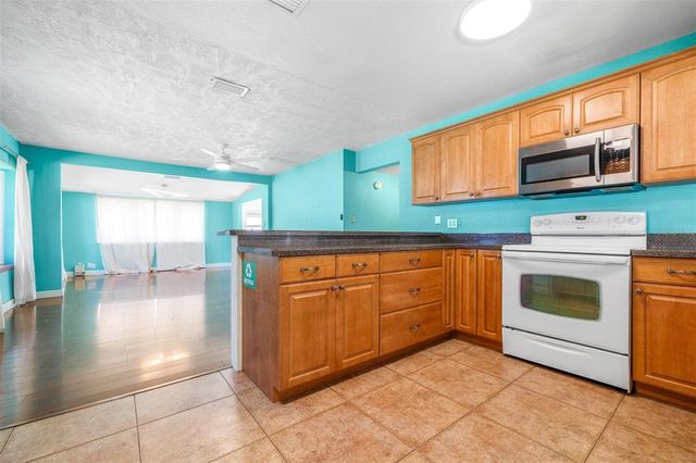 4732 W WYOMING AVENUE, Tampa, FL 33616