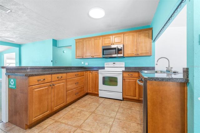 4732 W WYOMING AVENUE, Tampa, FL 33616