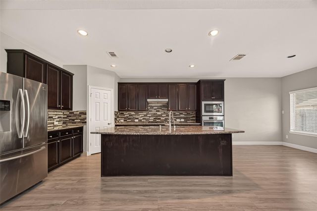 6638 Miller Shadow Lane, Sugar Land, TX 77479