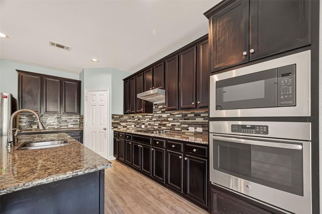 6638 Miller Shadow Lane, Sugar Land, TX 77479