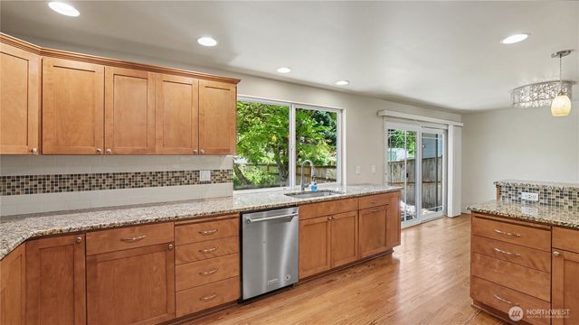 6572 123rd Avenue SE, Bellevue, WA 98006