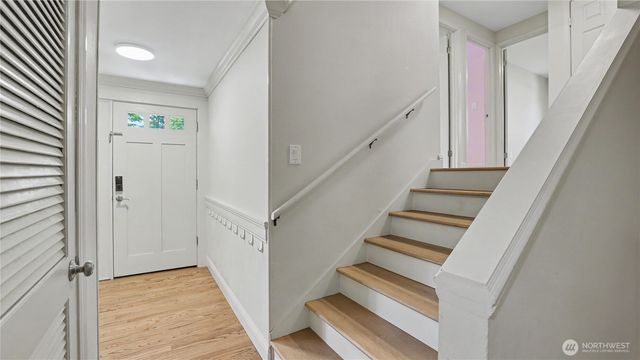 6572 123rd Avenue SE, Bellevue, WA 98006
