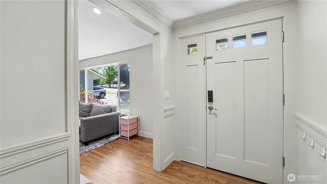 6572 123rd Avenue SE, Bellevue, WA 98006