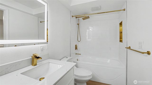 6572 123rd Avenue SE, Bellevue, WA 98006