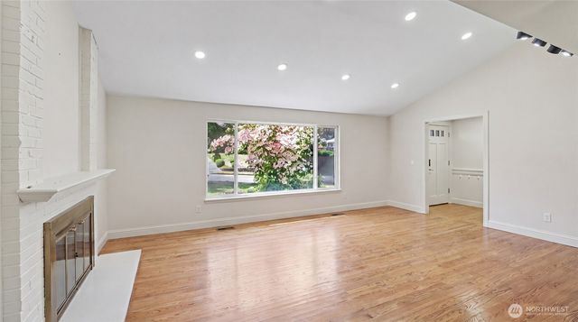 6572 123rd Avenue SE, Bellevue, WA 98006