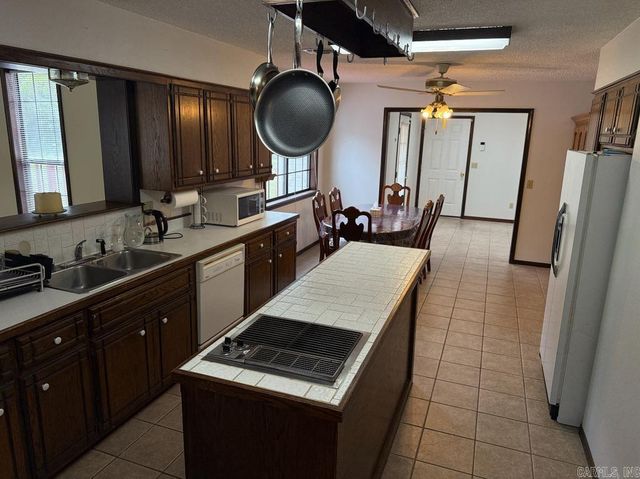 201 Deer Run Lane, Mena, AR 71953