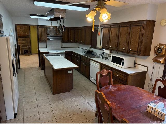 201 Deer Run Lane, Mena, AR 71953