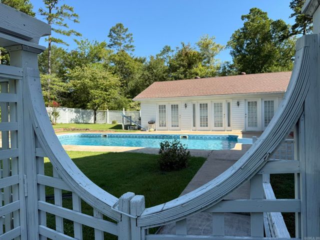 201 Deer Run Lane, Mena, AR 71953