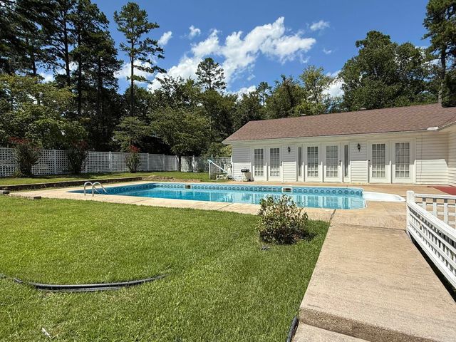 201 Deer Run Lane, Mena, AR 71953