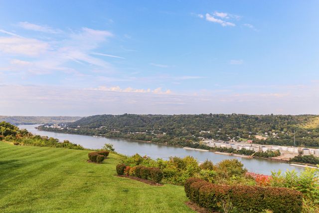 2729 White Pine Drive, Villa Hills, KY 41017