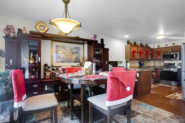 200 Legacy Park Circle, Dearborn Heights, MI 48127