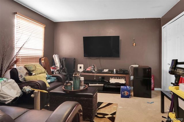 200 Legacy Park Circle, Dearborn Heights, MI 48127