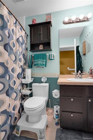 200 Legacy Park Circle, Dearborn Heights, MI 48127