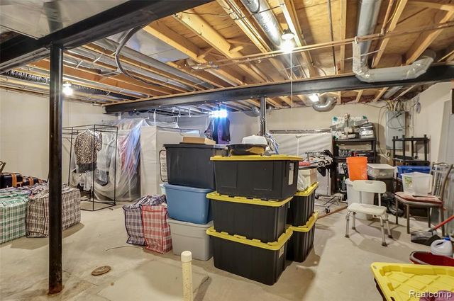 200 Legacy Park Circle, Dearborn Heights, MI 48127