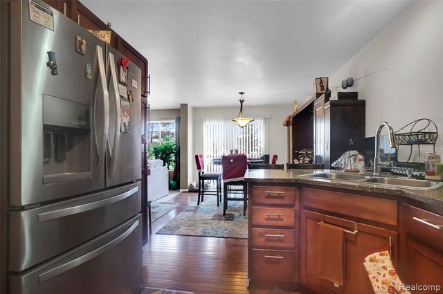 200 Legacy Park Circle, Dearborn Heights, MI 48127