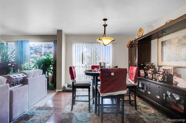 200 Legacy Park Circle, Dearborn Heights, MI 48127